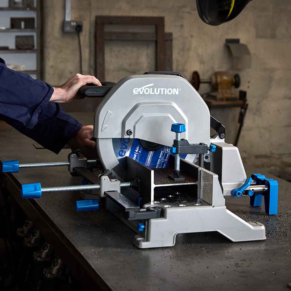 Pacchetto Evolution: Troncatrice angolare S355MCS da 355 mm + 4 lame per diversi metalli