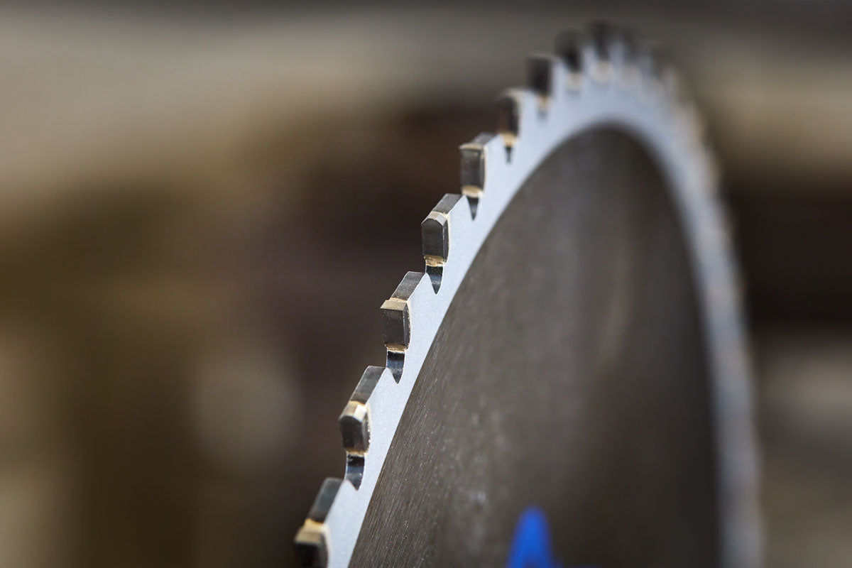 Lama per acciaio in TCT Evolution da 355mm con 66 denti, alesaggio 25,4mm per troncatrice a trazione e angolare