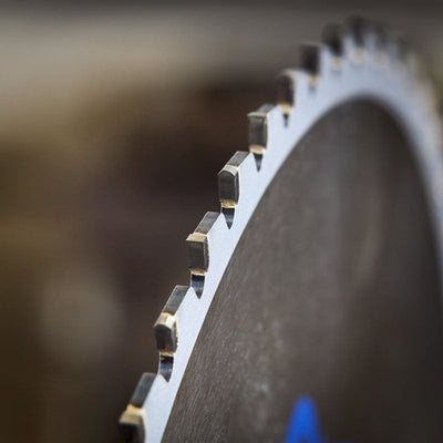 Lama professionale per acciaio in TCT Evolution da 255mm con 52 denti, alesaggio 25,4mm per troncatrice radiale angolare